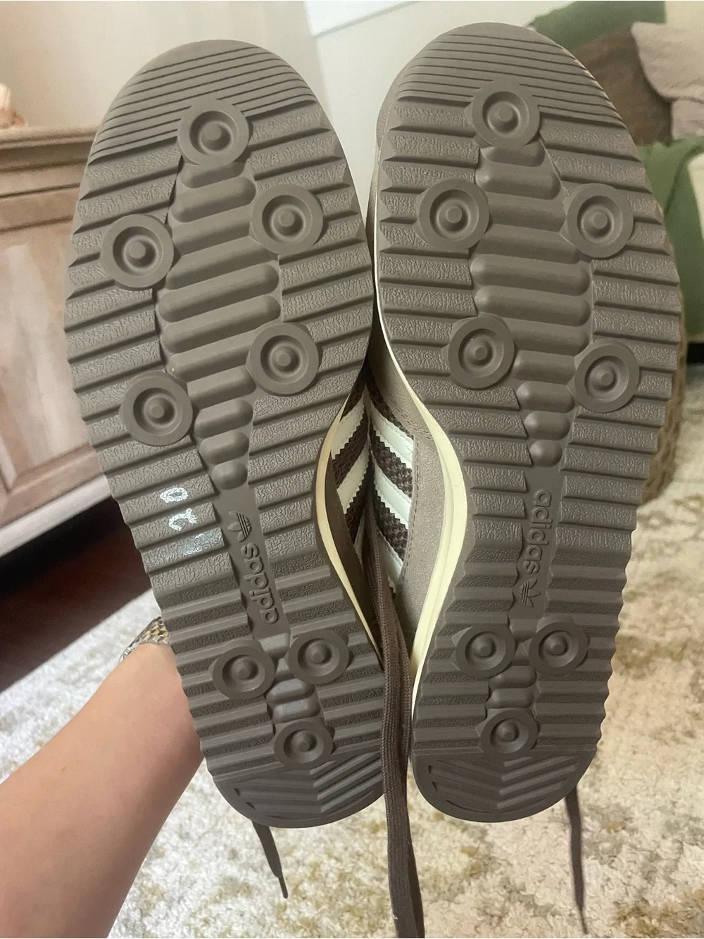 adidas classic sneakers